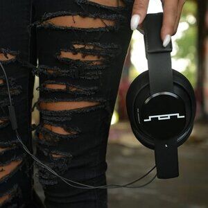 **NEW** Sol Republic Master Tracks SOL-HP1601BK Over the Head Headphones - Black